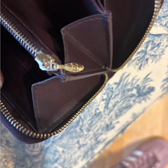 Louis Vuitton wine colored Vernis Zippy Wallet - Picture 9 of 13